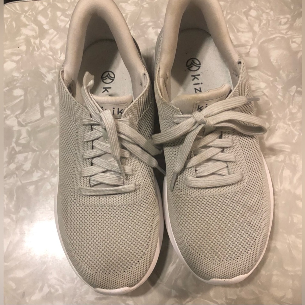 Kizik Athens Hands Free Comfort Sneaker Unisex Mens 6 / Womens 7.5 Gray EUC